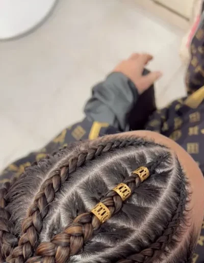 tresses-a-villers-cotterets-02600-salon-coiffure-braids-nattes-collees-bijoux-or-800x675