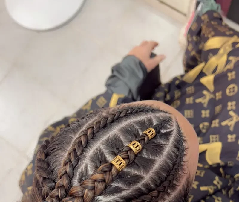 tresses-a-villers-cotterets-02600-salon-coiffure-braids-nattes-collees-bijoux-or-800x675